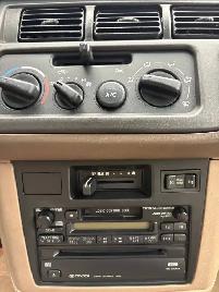 1998 Toyota Sienna LE 3dr Mini-Van - Photo 9