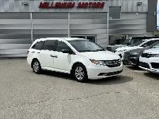 2015 Honda Odyssey SE / BACK UP CAMERA / 8- PASSENGER