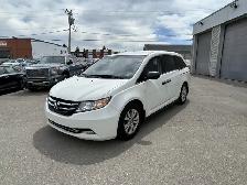 2015 Honda Odyssey SE / BACK UP CAMERA / 8- PASSENGER - Photo 3
