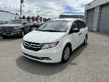 2015 Honda Odyssey SE / BACK UP CAMERA / 8- PASSENGER - Photo 10