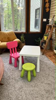 IKEA MAMMUT. Table enfant blanche, intérieur/extérieur, avec 1 c - Photo 5