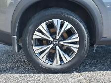 2021 Nissan Rogue FWD SV DEALER SERVICED - Photo 13