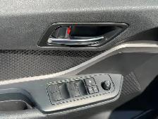 2022 Toyota C-HR LE FWD - Photo 6