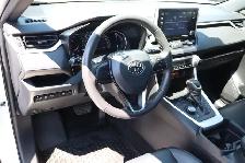 2020 Toyota RAV4 Hybrid - Photo 9