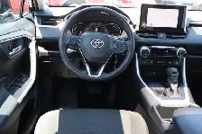 2025 Toyota RAV4 - Photo 11