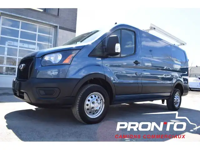 2023 Ford Transit Cargo Van AWD  T-150 130WB  HITCH  GARAN