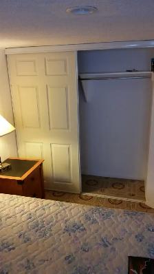Beautiful Rooms for Rent close to algonquin, Ottawa U, Downtown - Photo 8