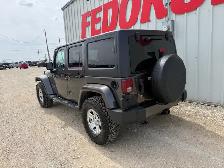 2017 Jeep Wrangler Unlimited Sahara 4WD - Photo 2