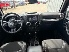 2017 Jeep Wrangler Unlimited Sahara 4WD - Photo 10