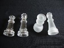 Glass Chess Set - Photo 3