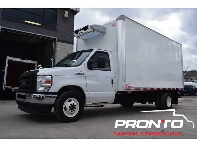 2023 Ford E-450 E-450 14 pieds  Réfrigéré, isolé , Fini lavab