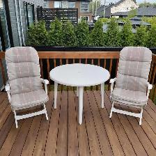2 chaises de patio pliantes en PVC, 2 coussins & table
