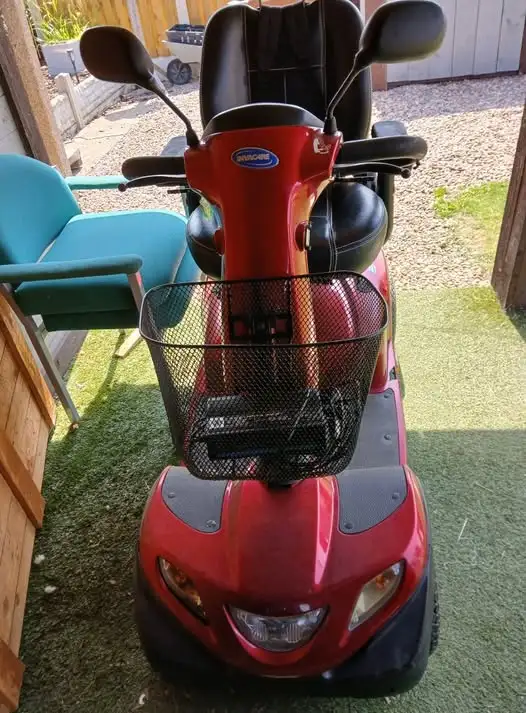 Mobility scooter in excellent condition with good battery and ba