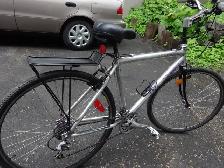 VÉLO HYBRIDE. VÉLOMANE, TOUTE ALUMINIUM. 21 VITESSES. - Photo 3