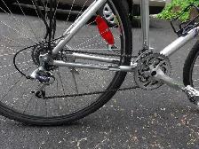 VÉLO HYBRIDE. VÉLOMANE, TOUTE ALUMINIUM. 21 VITESSES. - Photo 5