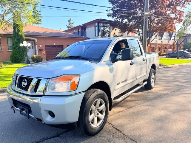 2015 Nissan Titan SV 4X4 Crew Cab