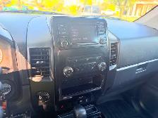 2015 Nissan Titan SV 4X4 Crew Cab - Photo 8