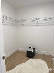 Spacious 3BR Upper Unit, 1.5 Garage, 4-Car Driveway, Deck - Photo 6