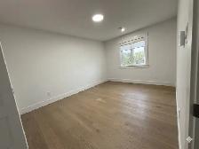 Spacious 3BR Upper Unit, 1.5 Garage, 4-Car Driveway, Deck - Photo 9