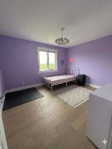 Spacious 3BR Upper Unit, 1.5 Garage, 4-Car Driveway, Deck - Photo 14