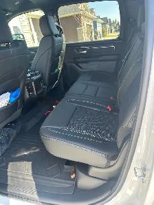 2025 Ram 1500 4x4  6.4 Box - Photo 7