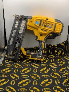 DeWALT DCN662 16ga Finish Nailer (#3006)