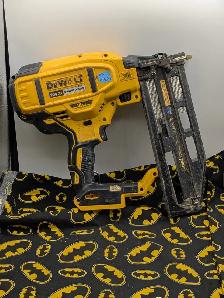 DeWALT DCN662 16ga Finish Nailer (#3006) - Photo 2
