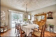 Bright 3BR Main Floor Home w/ Private Laundry, Backyard & Parkin - Photo 3