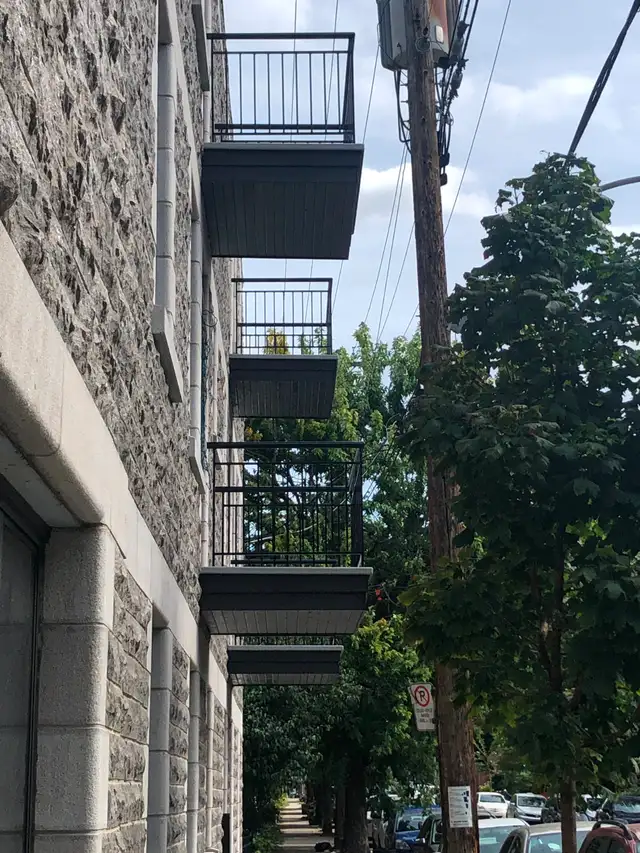 SUPER GRAND 3 1/2 ENSOLEILLÉ, PARC, MÉTRO JOLIETTE HOMA, JUILLET