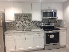 Leslieville Renovated 1 Bedroom Basement Apartment - Photo 2