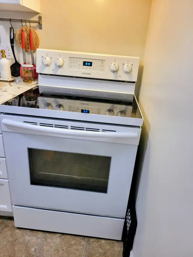 Stove & Oven for sale ($899 Cash)