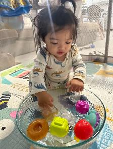Experienced Infant & Toddler Nanny with Healthcare Background - Photo 5