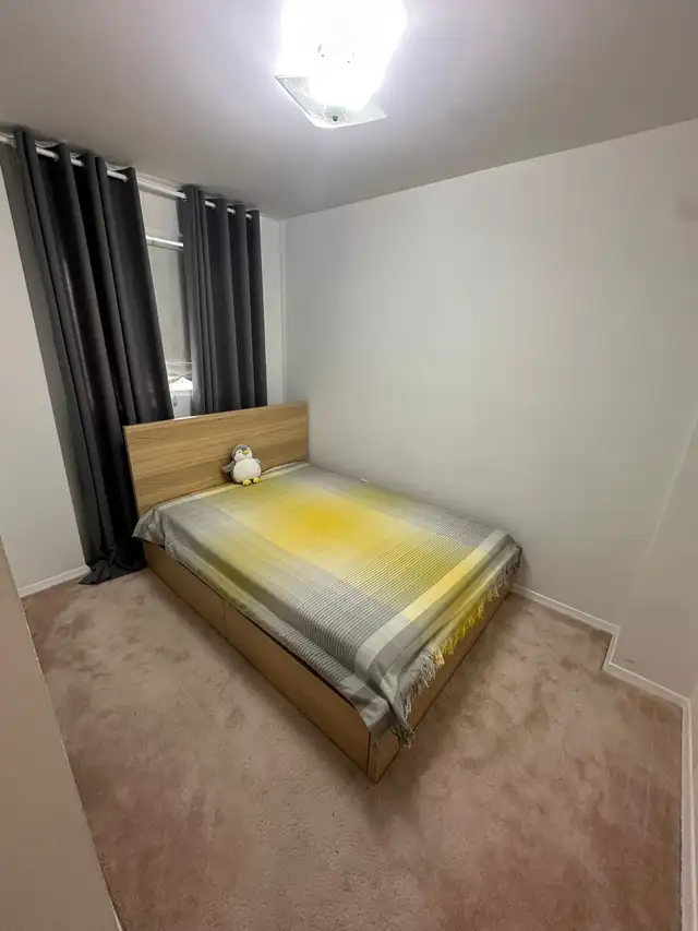 ROOM FOR RENT BAYVIEW AND HIGHWAY 7