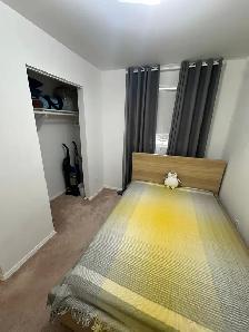 ROOM FOR RENT BAYVIEW AND HIGHWAY 7 - Photo 2