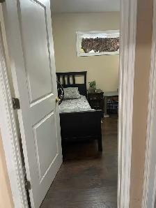 Room for rent in Scarborough for Male - Photo 3