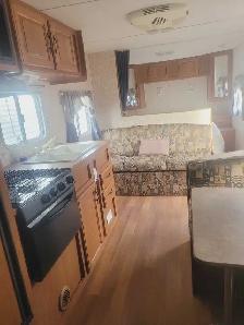 2009 Travel trailer Two bedroom good condition - Photo 3