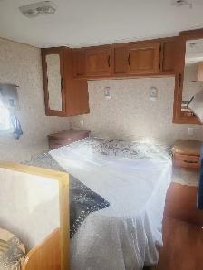 2009 Travel trailer Two bedroom good condition - Photo 4