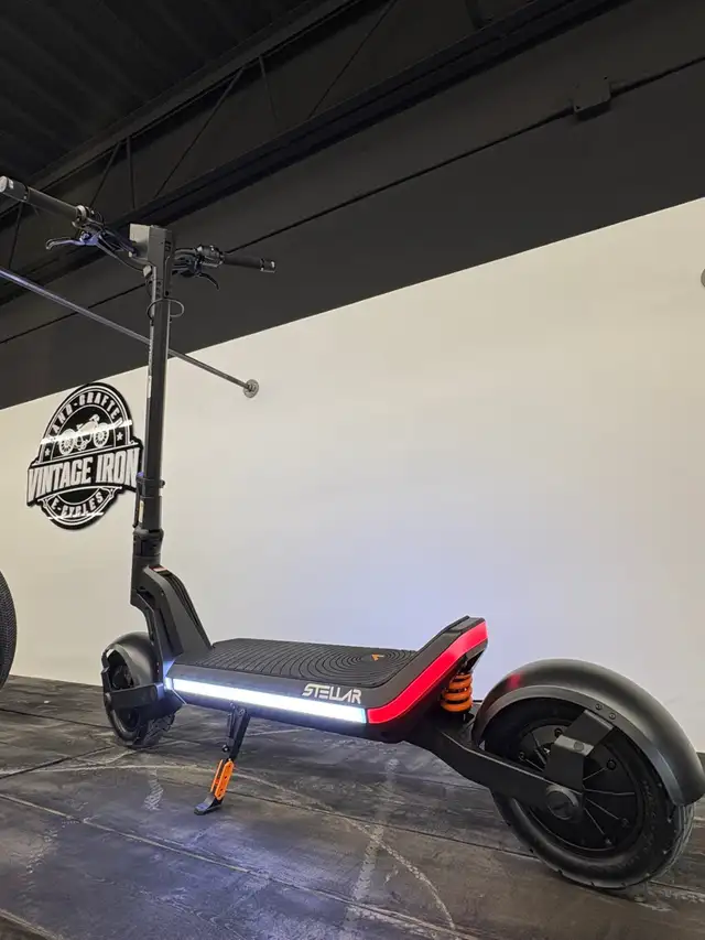 Apollo Phantom 2.0 Stellar Electric Scooter
