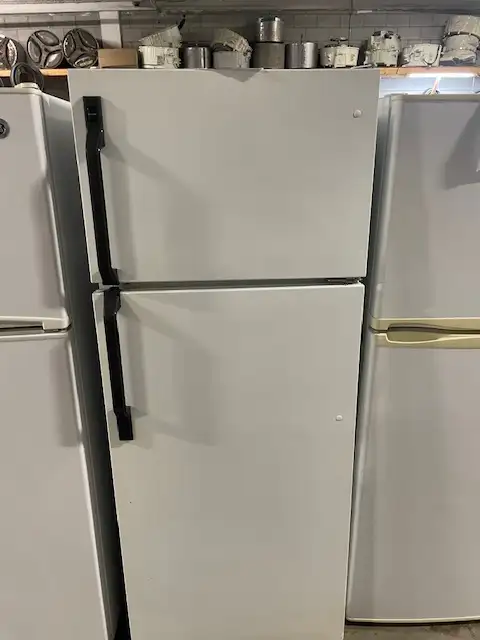 Réfrigérateur blanc 24'' Mc Clary