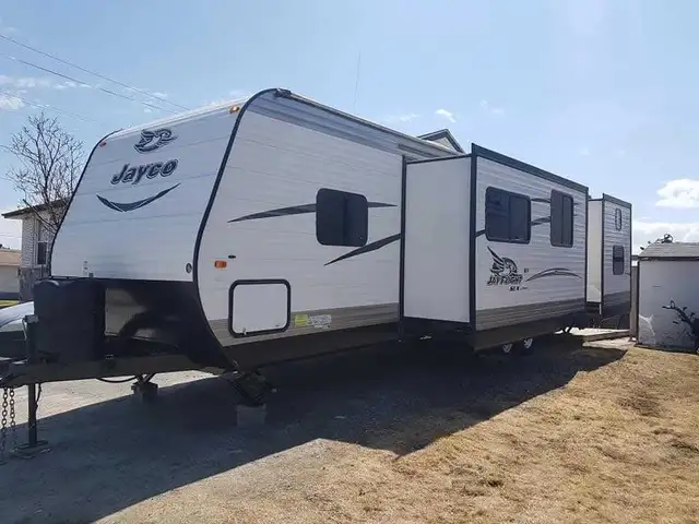 jayco 32FT camper trailer