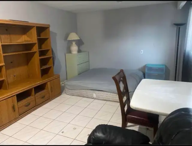 Room Available For Rent Near Sheridan