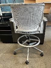 Haworth Very Drafting chair/bar height chairs $129.99 in exce co - Photo 4