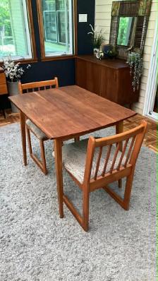 MCM vintage. TECK table salle à manger / 2 chaises / Small TEAK - Photo 3