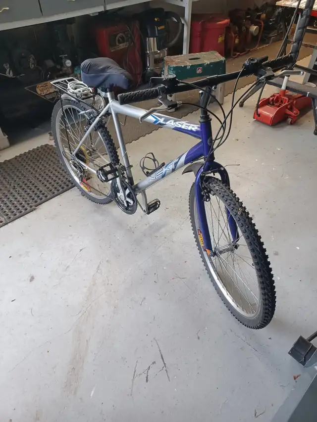 26'' multi speed bicycle, w/ kickstand and lock
