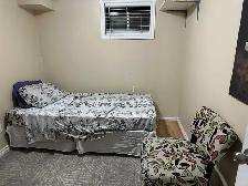 Brampton Private Quite,room For female,in a basement - Photo 5