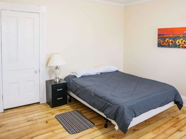 Looking for a clean and affordable furnished room in PEI?