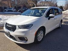 2023 Chrysler Pacifica Touring L with 75100km driven for TRADE