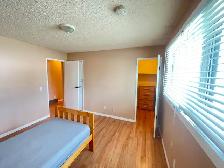 Clean furnished main floor private BRs for rent in SE - Photo 5