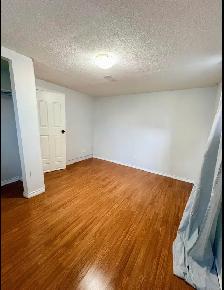 RENO'D PRIV.BDRM IN BRIGHT BSMT APT. UTILITIES INCLUDED - Photo 2