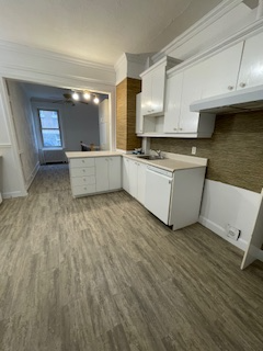 Très grand 7 1/2 2 salles de bains, 4 chambres, 2 salons, PROPRE